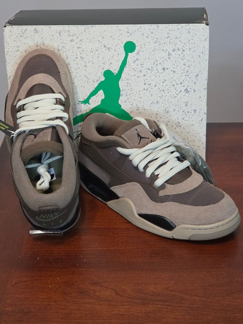 Air Jordan 4 RM Ironstone/Medium Olive Men’s Size 8 NIB + Extra Laces